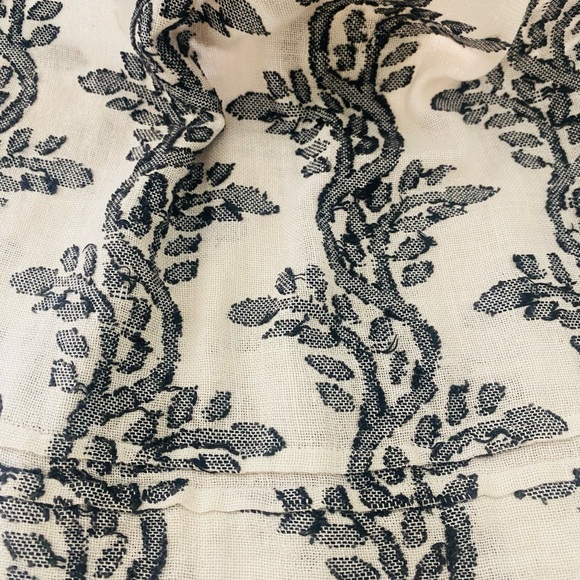 BCBG Maxazria Floral Print Cream and Black Women's Top - Picture 8 of 11